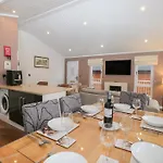 High View بيت للعطل